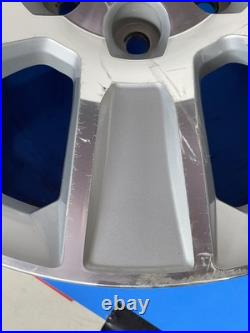 2013-2014 GMC Yukon 20 Inch Machined OEM Wheel Rim